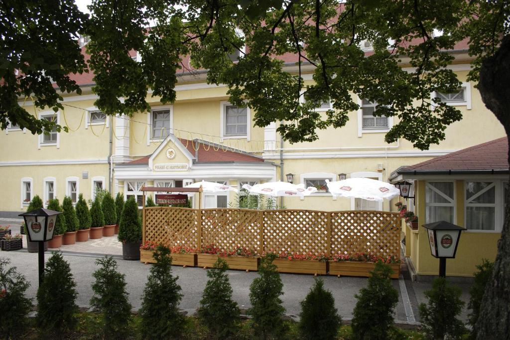 Hotel Aranysas Alsoors Exterior photo